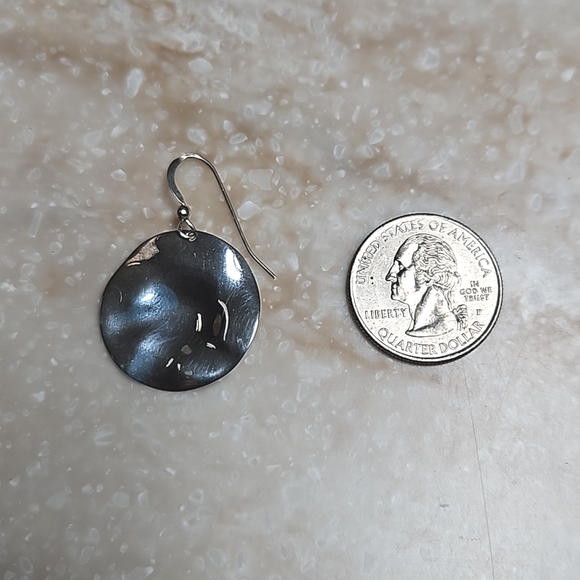 😍925 Silver Wavy Disc Earrings😍 - Picture 6 of 6